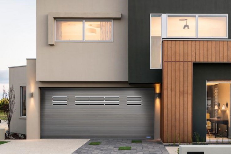 cua-cuon-nan-nhom-mega_1526284618 (1)